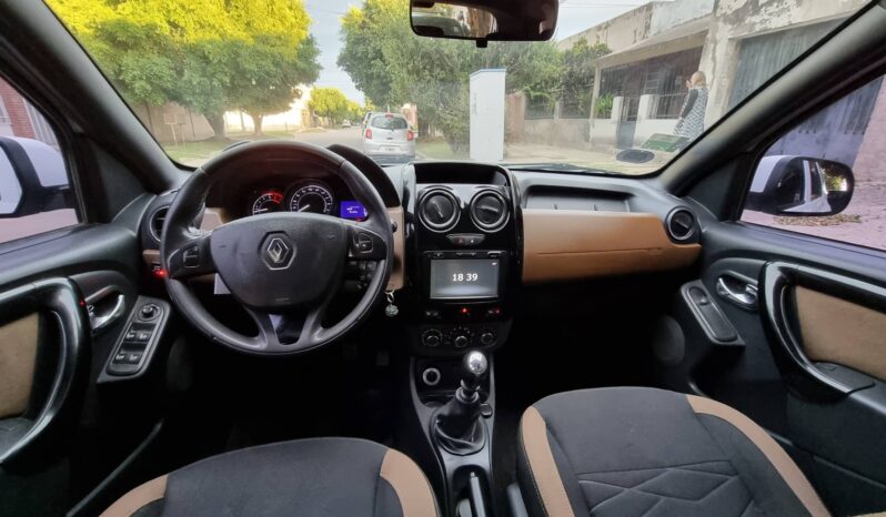 Renault Duster Privilege 2.0 4×4 GNC 2017 lleno