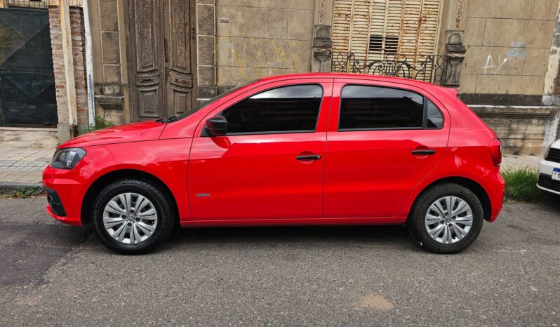 Volkswagen Gol Trendline 5P GNC 2017 lleno