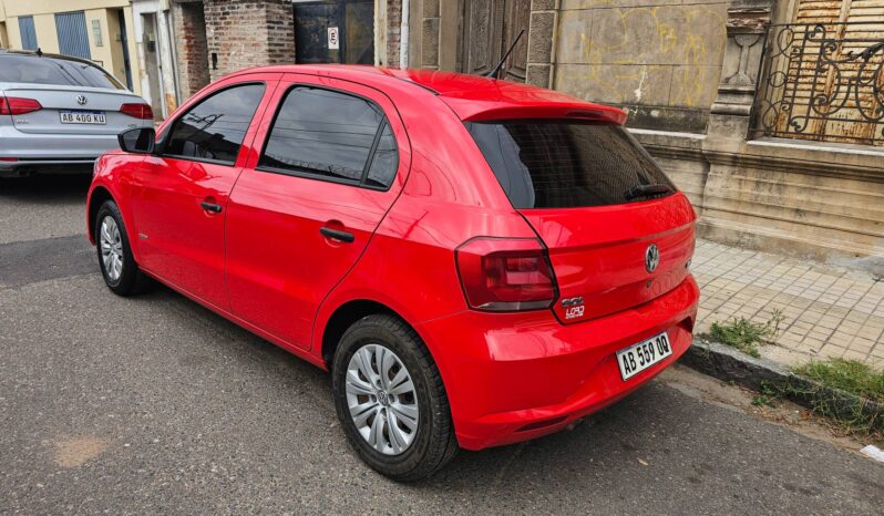 Volkswagen Gol Trendline 5P GNC 2017 lleno