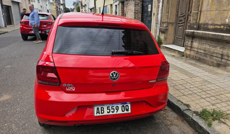 Volkswagen Gol Trendline 5P GNC 2017 lleno