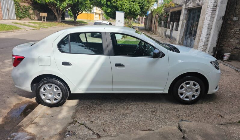 Renault Logan Authentique Plus 2017 lleno