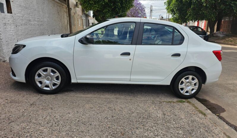 Renault Logan Authentique Plus 2017 lleno