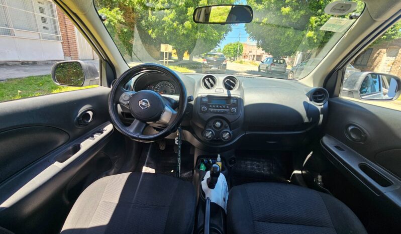 Nissan March Active GNC 2015 lleno