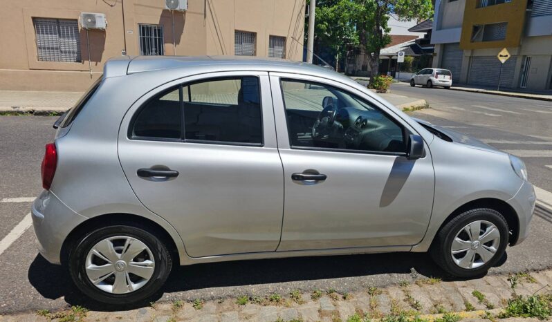 Nissan March Active GNC 2015 lleno
