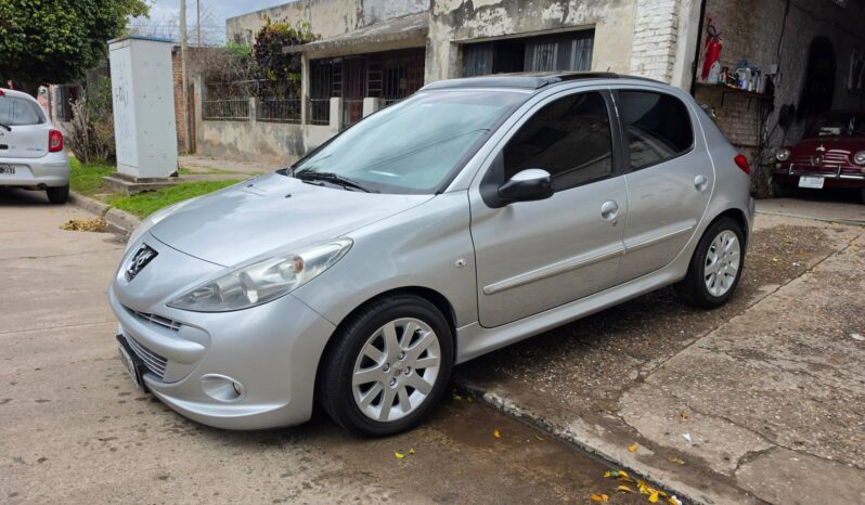 Peugeot 207 XT Feline 1.4 HDI  5P 2012 lleno