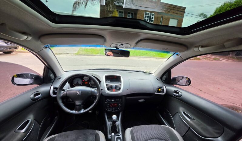 Peugeot 207 XT Feline 1.4 HDI  5P 2012 lleno